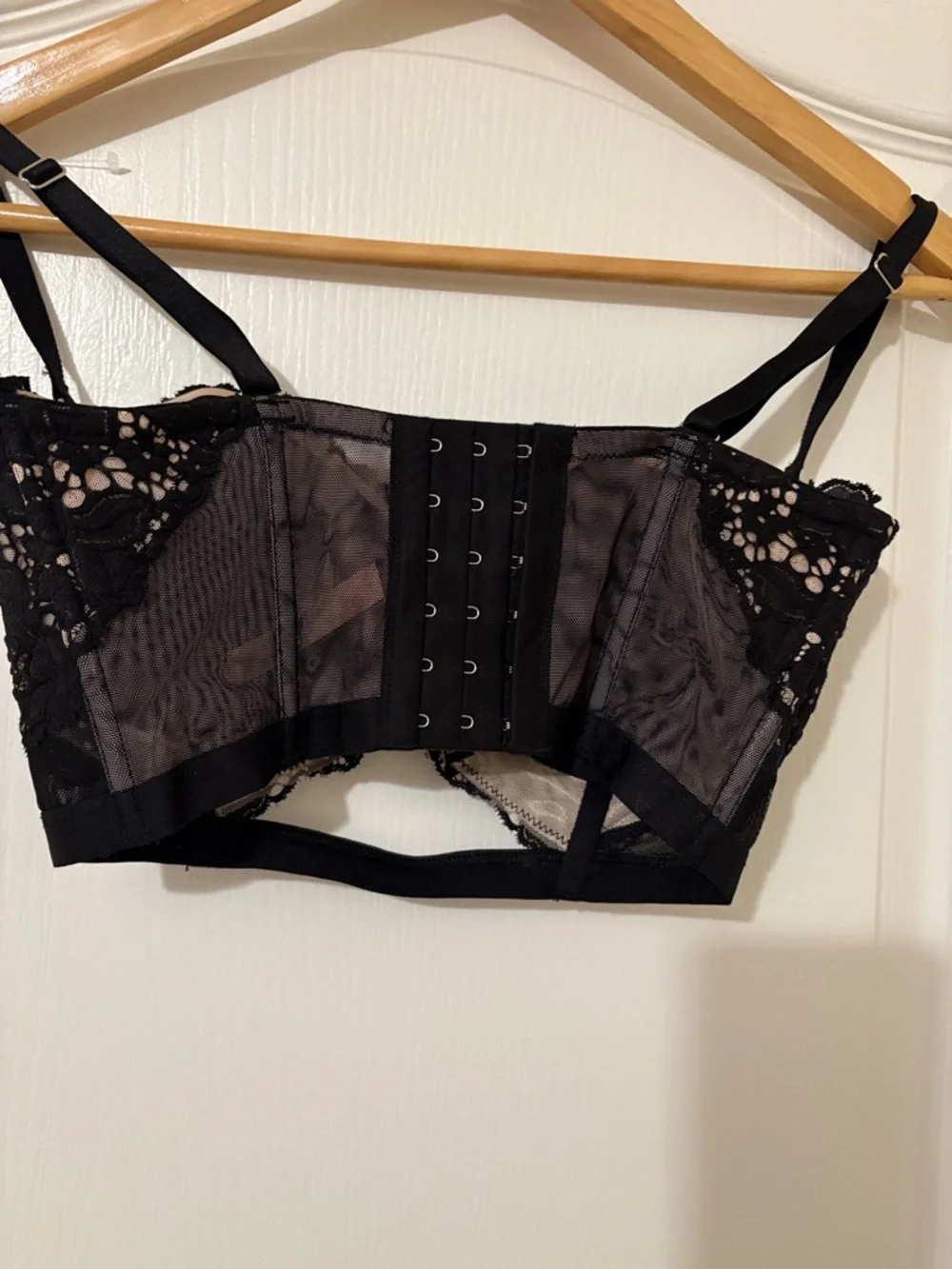 Victoria's Secret Black Lace Longline Bralette with Nude Lining - Picture 2 of 4